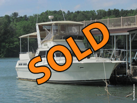 1980 Viking 43 Double Cabin Diesel Powered Motor Yacht For Sale on Cherokee Lake in East Tennessee near Knoxville