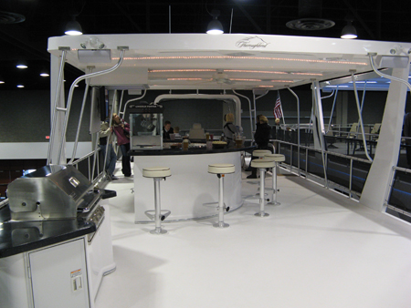 Houseboat Roof Bar and Grill