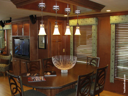 2010 On Water Houseboat Expo Highlights