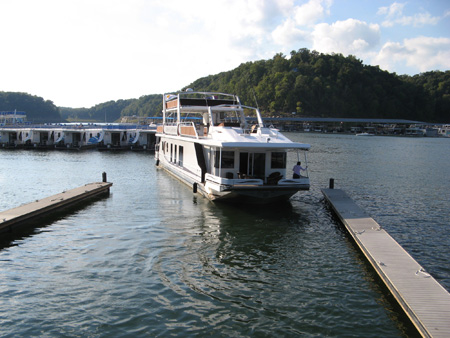 On Water Houseboat Expo Captains Course